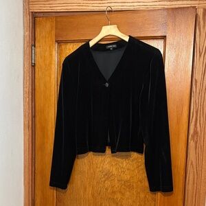 Elegant Black Velvet Women's Shrug Jacket, spring formal, prom